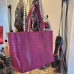 Chic Pink Crocodile Texture Tote